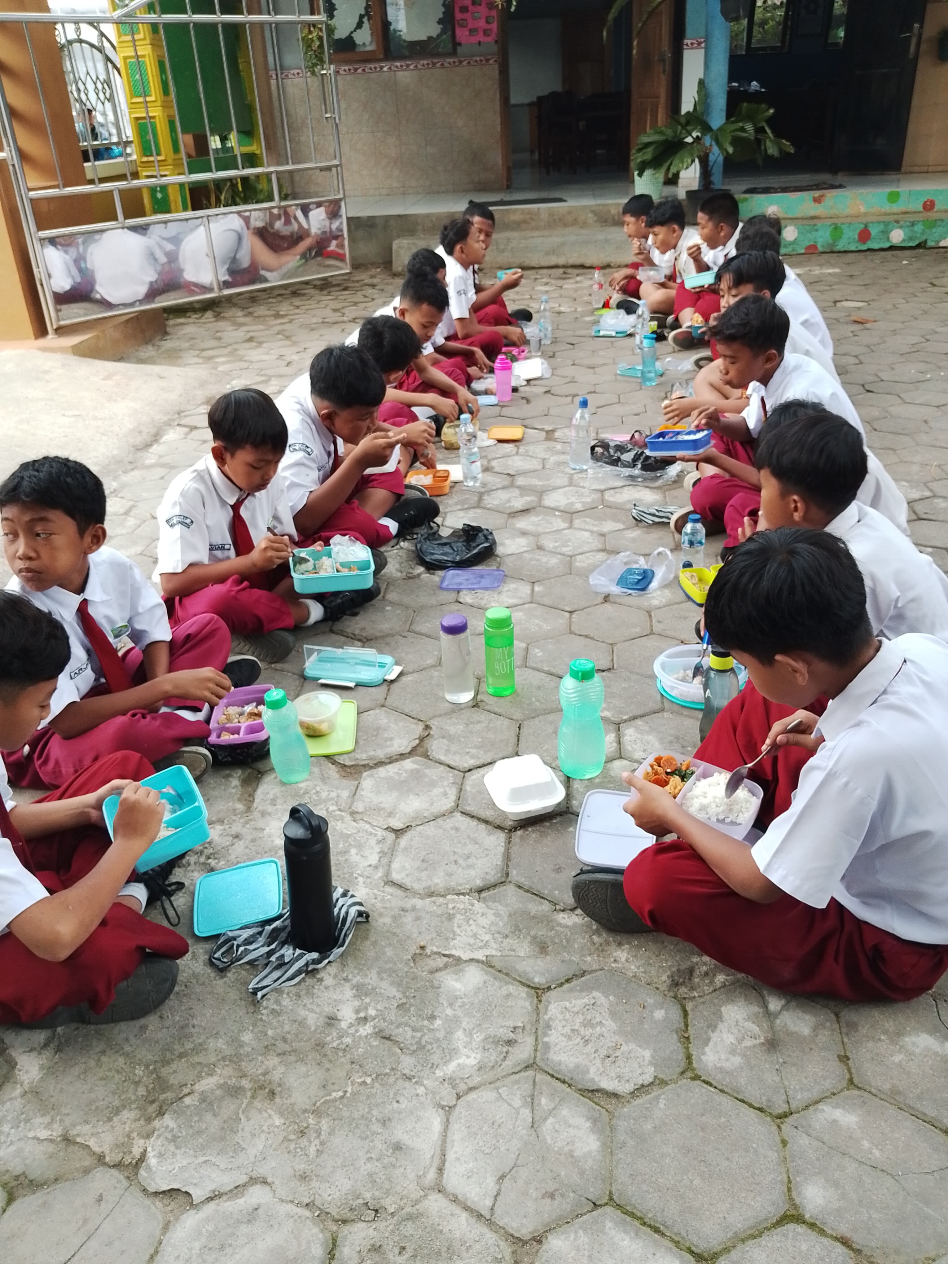 Kamis sarapan bersama dengan menu makanan sehat bersayur